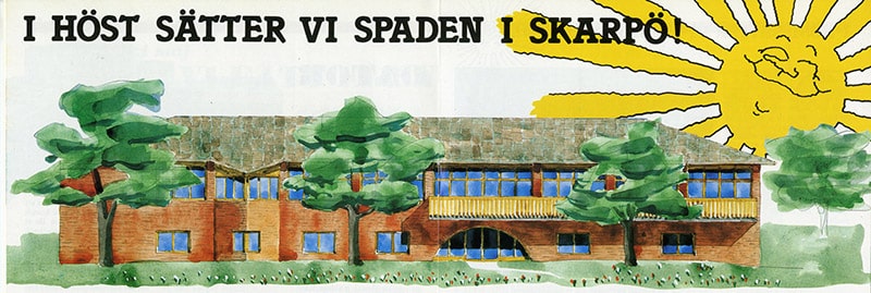 "I höst sätter vi spaden i Skarpö" Byggandet av Systembolagets kursgård på Skarpö utanför Vaxholm ska inledas. Tidpunkt: 1978; Deponent: Systembolaget / Systembolaget AB; Motiv-ID: DA-2015-090620-SYS000925